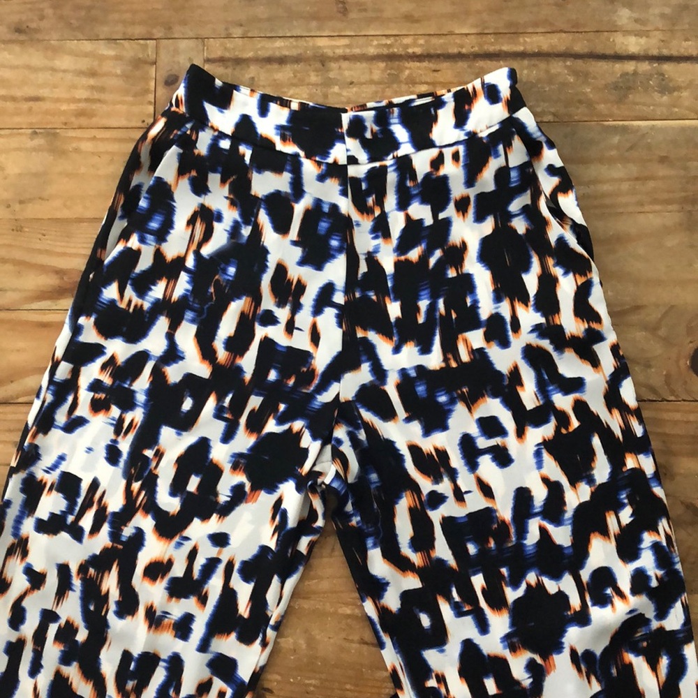 EUC WAYF W’s L pants, with pockets! Fits 4-6